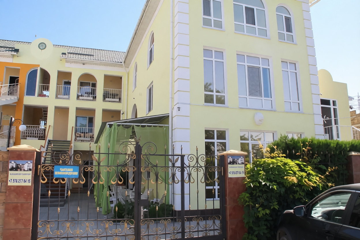 Фасад гостиницы